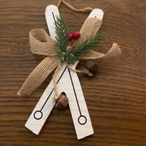 Festive Holiday Ornaments Set - Red and White - Picture 3 of 5